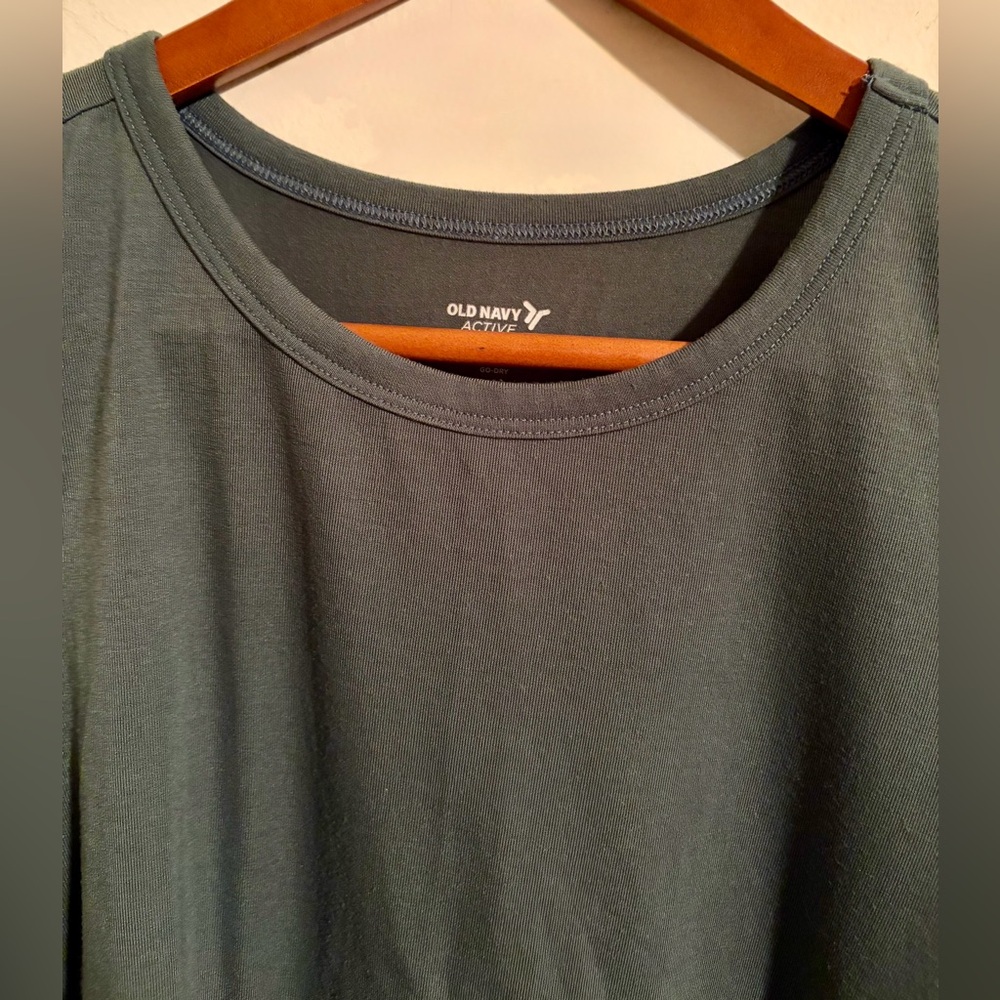 Women’s Old Navy Green Active Ultralite Go Dry Tank Top Wide Strap Muscle Sz Med - Picture 3 of 15